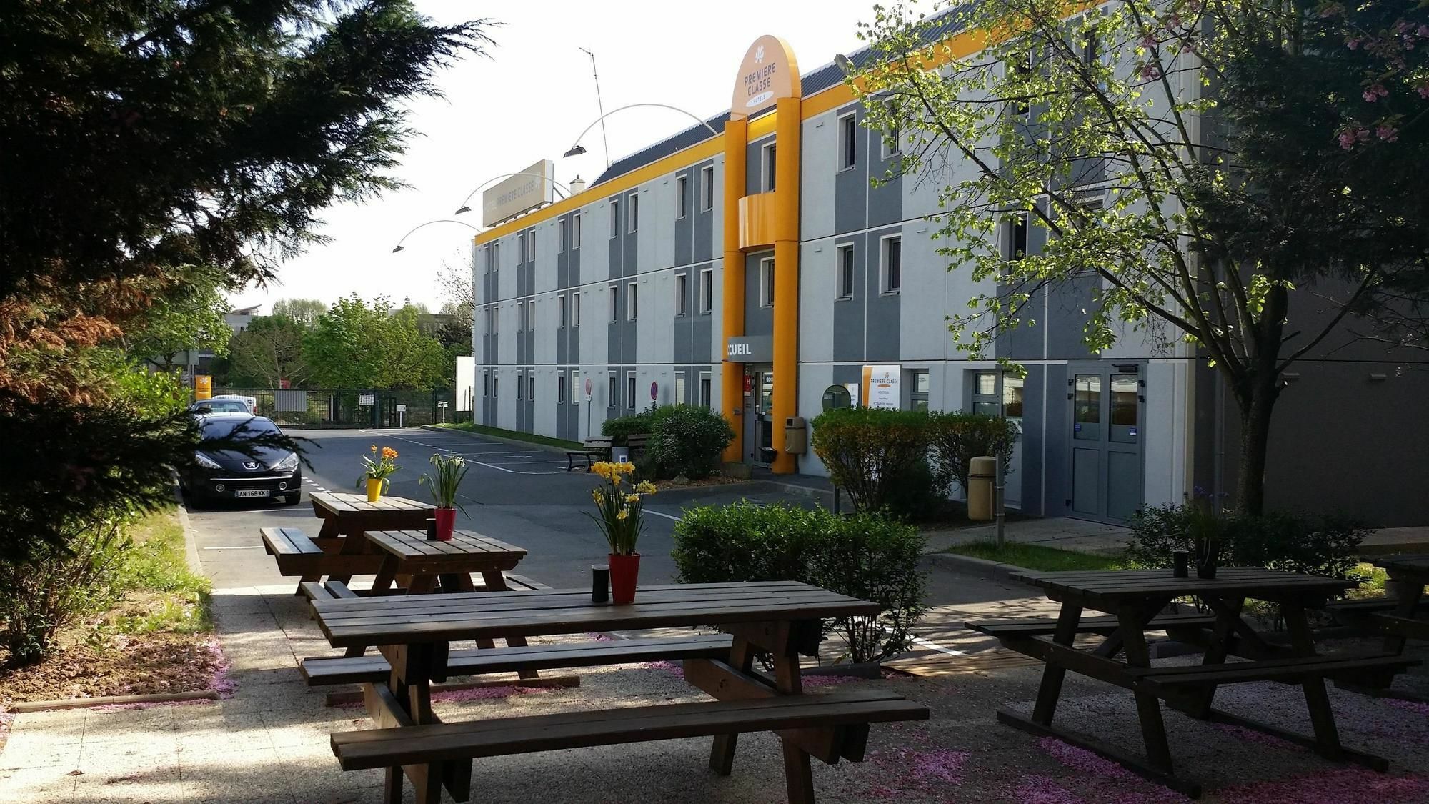 Premiere Classe Montreuil Montreuil  Buitenkant foto B&B Hotel in Paris