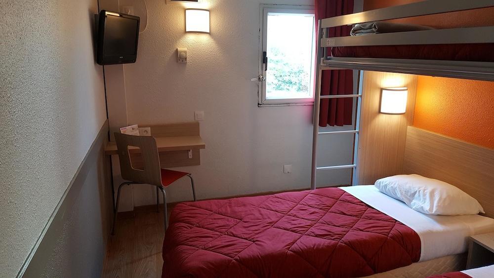 Premiere Classe Montreuil Montreuil  Buitenkant foto A typical room at a B&B